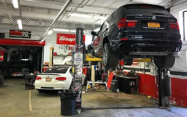 Bendpak XPR-9S  two post lifts 9,000 lbs / Floorplate / Chain-Over / Short Lift / Screw Pads